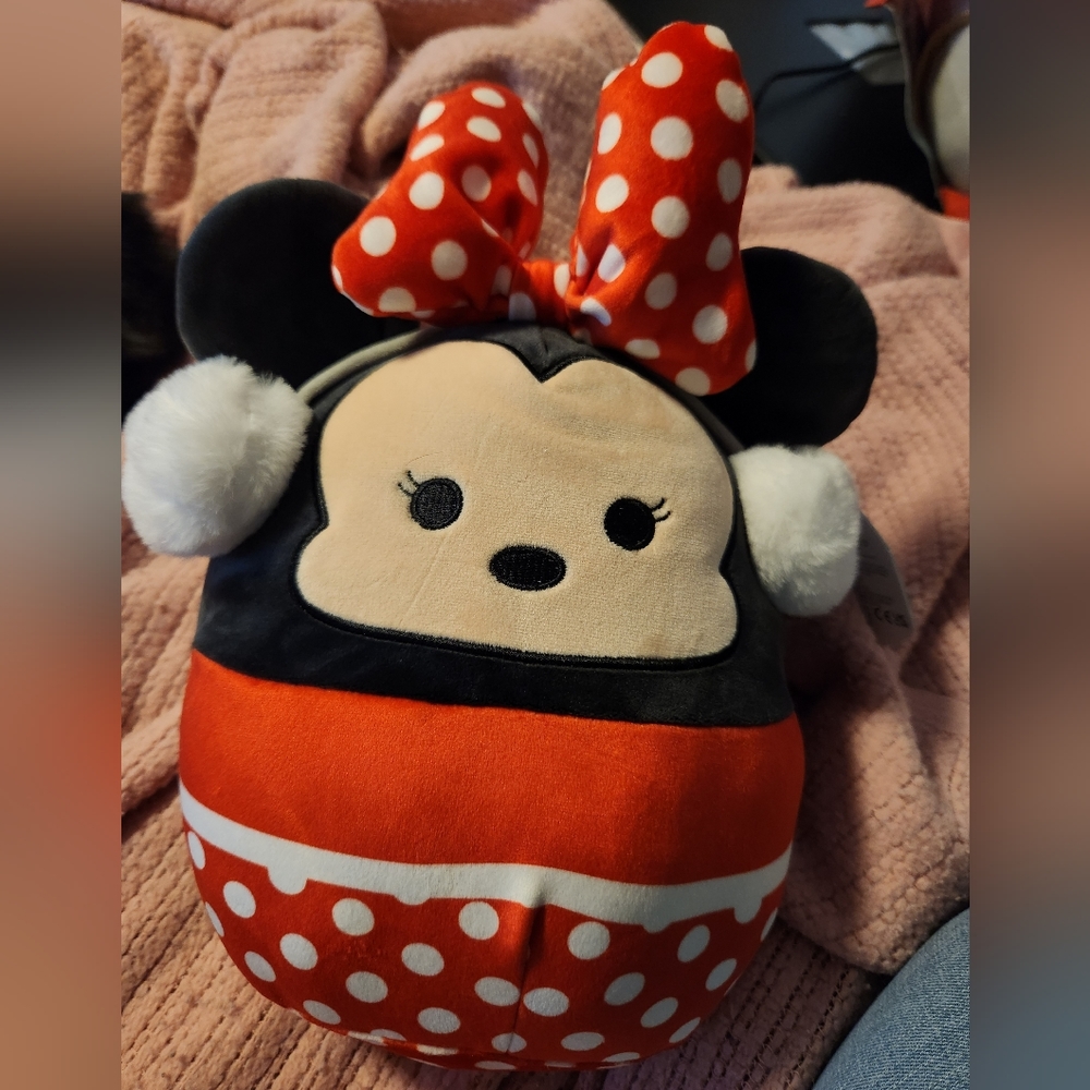 Minnie Mouse Christmas Squishmallow  NWT